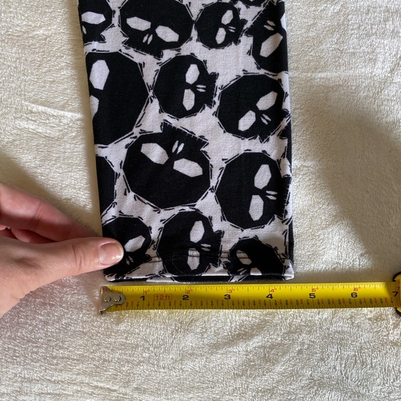 Black and white skull leggings - Picture 7 of 9